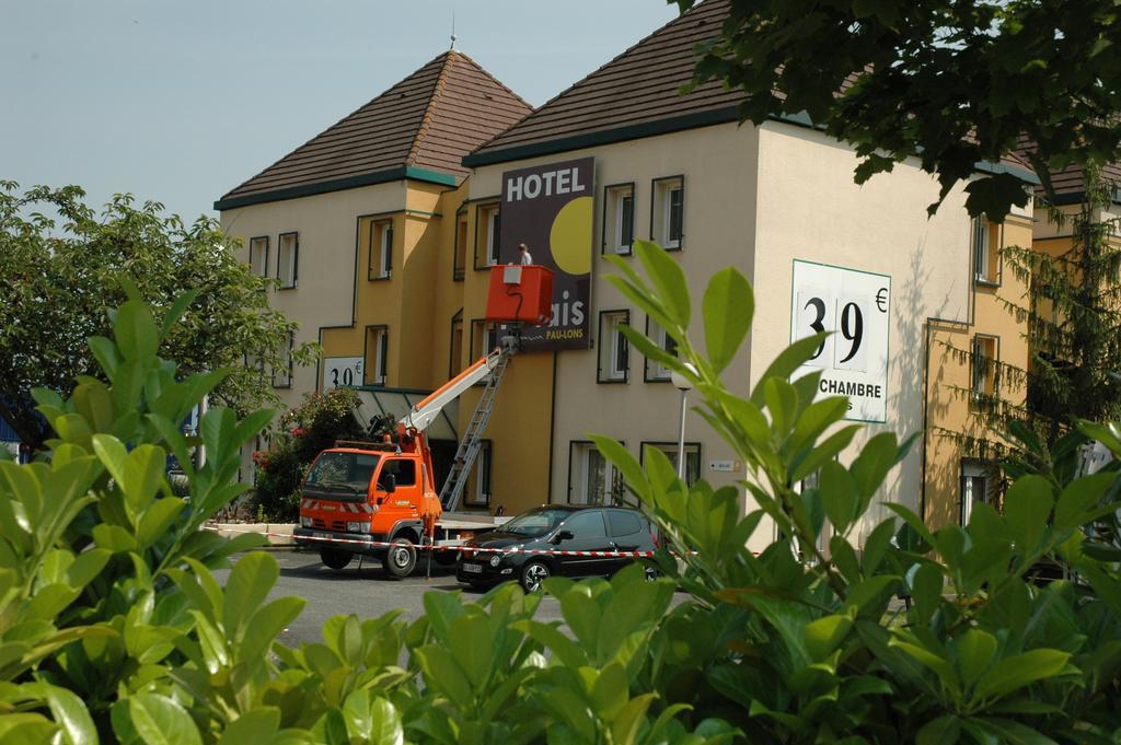 Hotel Eco Relais - Pau Nord Lons Exterior photo