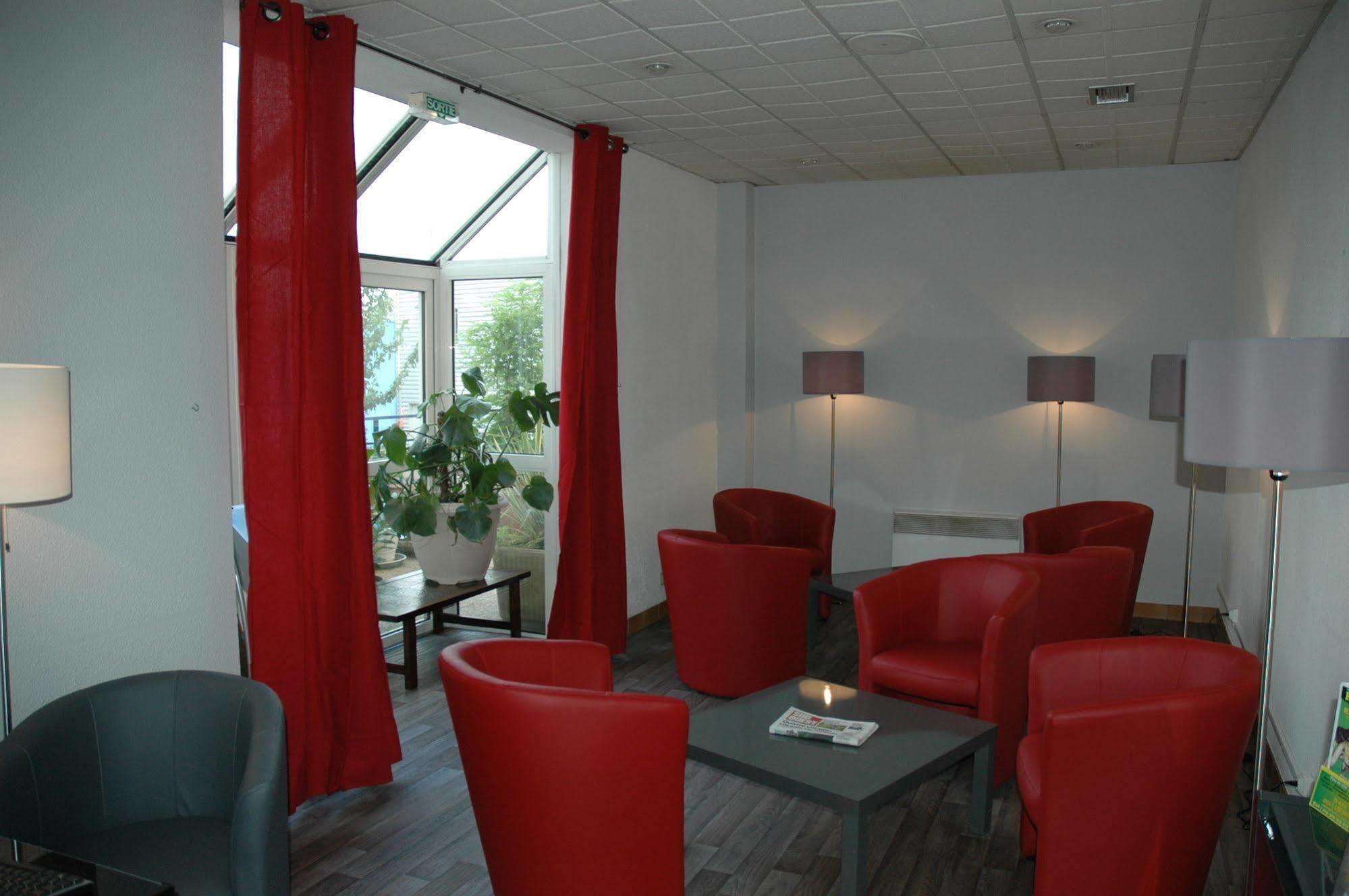 Hotel Eco Relais - Pau Nord Lons Exterior photo
